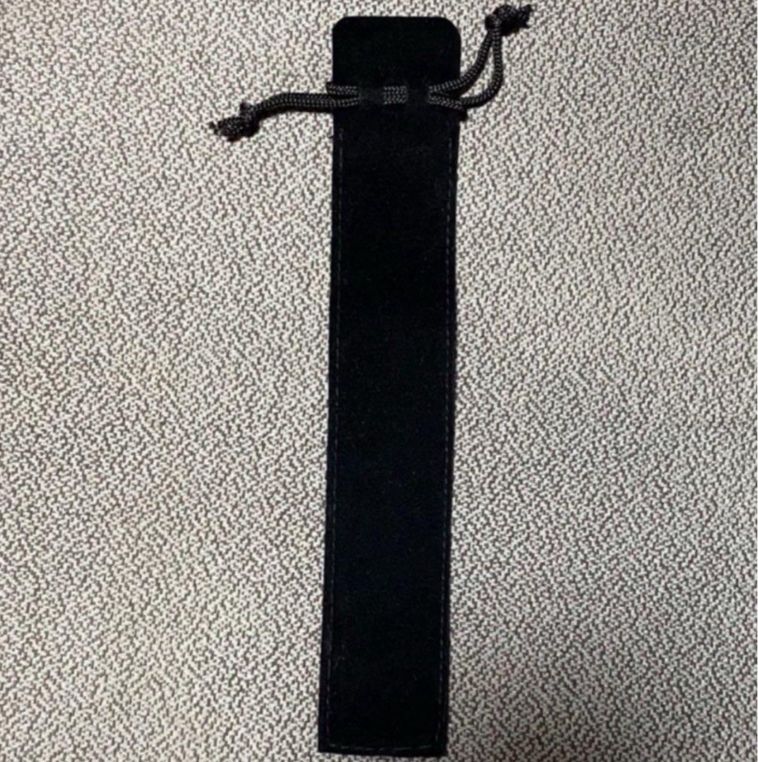 Stylux Pen Drawstring Pouch (Category: Other Mobile & Gadget Accessories) located in Singapore. Submitted by dansue (Listing ID 1379115209, Image 1). Description: Material: Suede Size: 3.5cm x 18.5* 20.8cm Package include: 1 Pouch Self collect or mail .