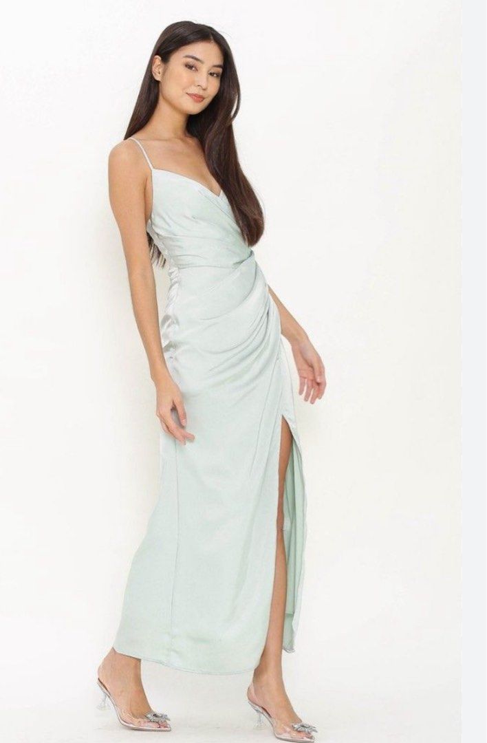Supergurl Taya Tie Back Maxi Dress in sage xs (Category: Dresses) located in Singapore. Submitted by avocadoooe (Listing ID 1379111966, Image 1). Description: Small stain at bottom of dress hence selling for cheap Otherwise overall good condition.