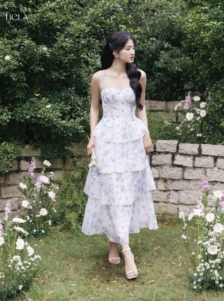 TIELA FLORAL EVERLY DRESS (Category: Dresses) located in Singapore. Submitted by trinitypaws (Listing ID 1379111093, Image 2). Description: Lightly worn once! Size S. OOS on their Shop** site! Vietnamese brand. Rtp: $58.75 +$3 for tracked mail.