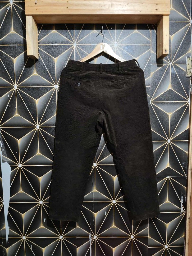 Uniqlo smart cord jeans (Category: Jeans) located in Rizal. Submitted by rome_25 (Listing ID 1379123248, Image 2). Description: Uniqlo Smart cord Jeans Excellent as new Waistline 30 to 32 estrechabkr Length 35 650 plus ship.