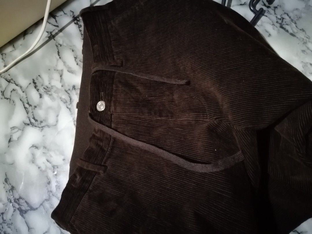 Uniqlo smart cord jeans (Category: Jeans) located in Rizal. Submitted by rome_25 (Listing ID 1379123248, Image 3). Description: Uniqlo Smart cord Jeans Excellent as new Waistline 30 to 32 estrechabkr Length 35 650 plus ship.