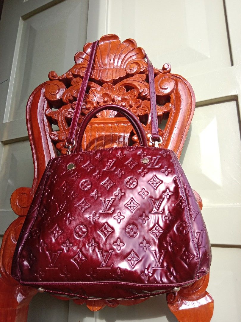 Vernis Alma GM (Category: Luxury Bags & Wallets) located in Solano. Submitted by bags_infinity (Listing ID 1378923576, Image 2). Description: -worn out leather -tarnished hardware -clean interior ✨all items available; updated always if sold ✨vague messages will be ignored: available? hm? location?..etc ✨i send more pictures for details if available 🌱 location: Nueva Vizcaya 🌱 payment method: GoTyme & Maya.