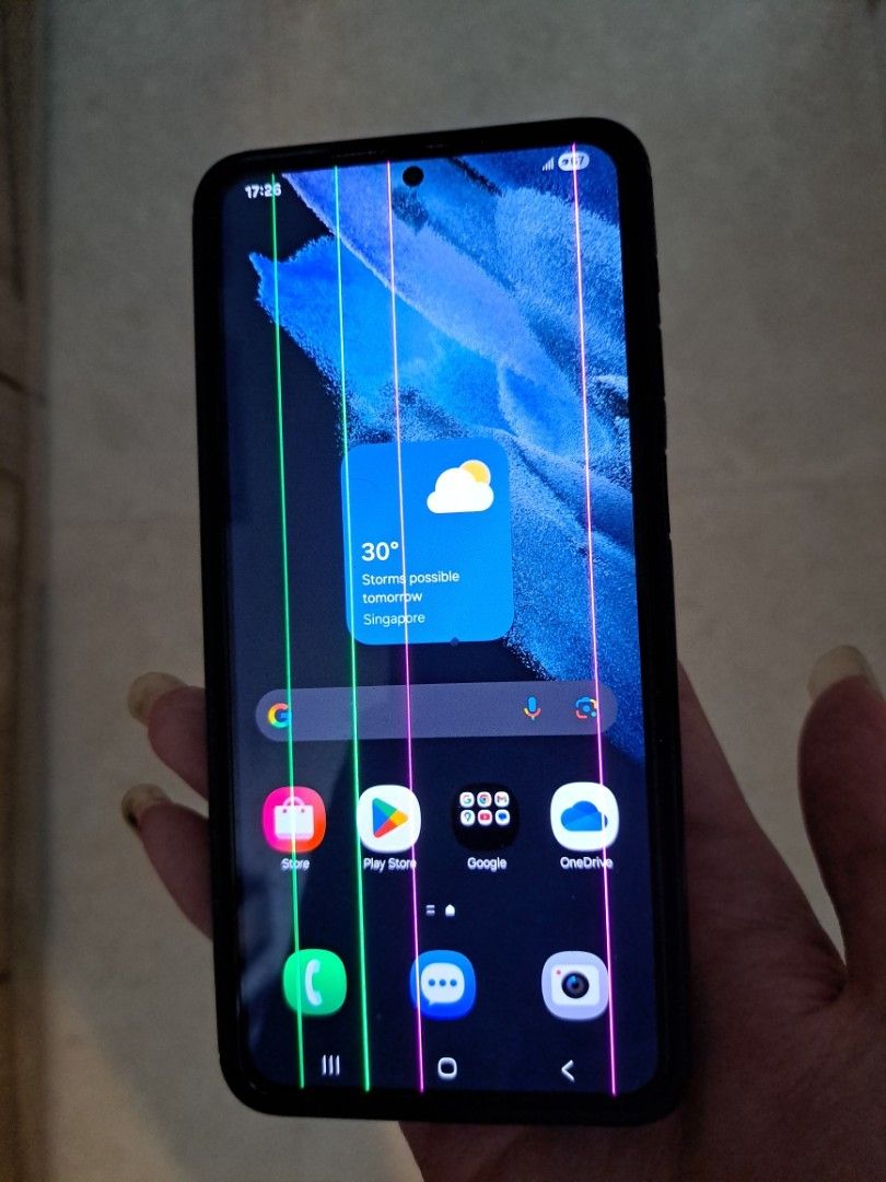 Very cheap Samsung s21 plus 256gb (Category: Samsung) located in Singapore. Submitted by korail (Listing ID 1379072748, Image 2). Description: Phone and case only.