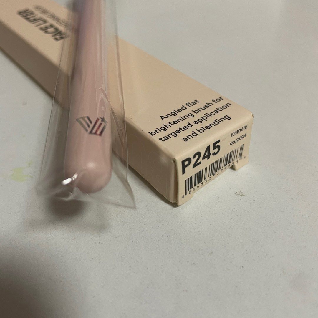 Vice Cosmetics Brightening Brush (Category: Makeup) located in Santa Rosa. Submitted by llamapaca (Listing ID 1378969815, Image 3). Description: - never used, comes with packaging - orig price @ ₱245 - mop: gcash, maya, bank transfer - mod: j&t.
