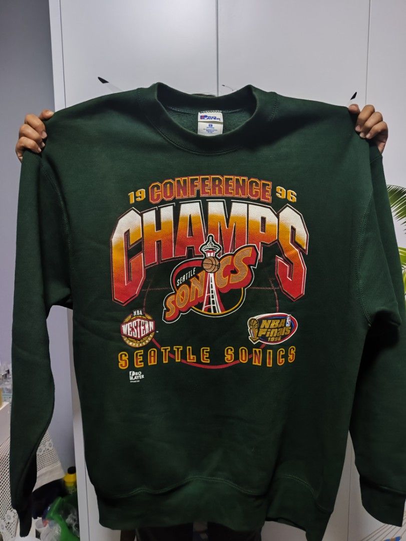 Vintage 1996 Seattle Sonic Sweatshirt (Category: Hoodies) located in Naguilian. Submitted by crystalaza53597 (Listing ID 1379065444, Image 2). Description: Original Vintage 1996 Seattle Sonic Sweatshirt XL honest issue check last 2 photos For Shipping Only Loc: Naguilian, La Union.