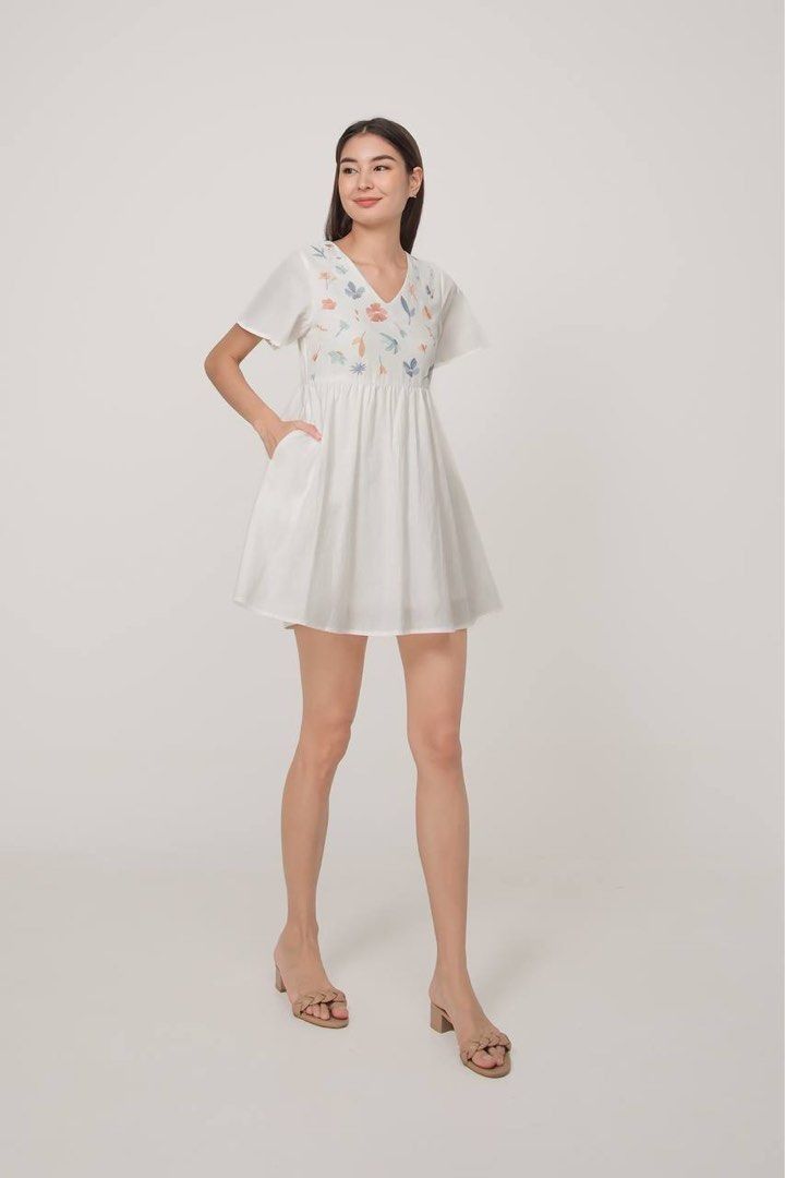 Fayth Wisteria Embroidered Sleeve Babydoll Dress (white) (Category: Dresses) located in Singapore. Submitted by hachoopupu (Listing ID 1379112281, Image 2). Description: Beautiful linen baby doll pure white baby doll dress from Fayth, featuring delicate floral embroidery. Size XS, but can fit regular size S (PTP 15.25", Waist 13.75") Washed but not worn, bought at RTP $46.90 :') Clearance sales, not for fussy buyers thank you..