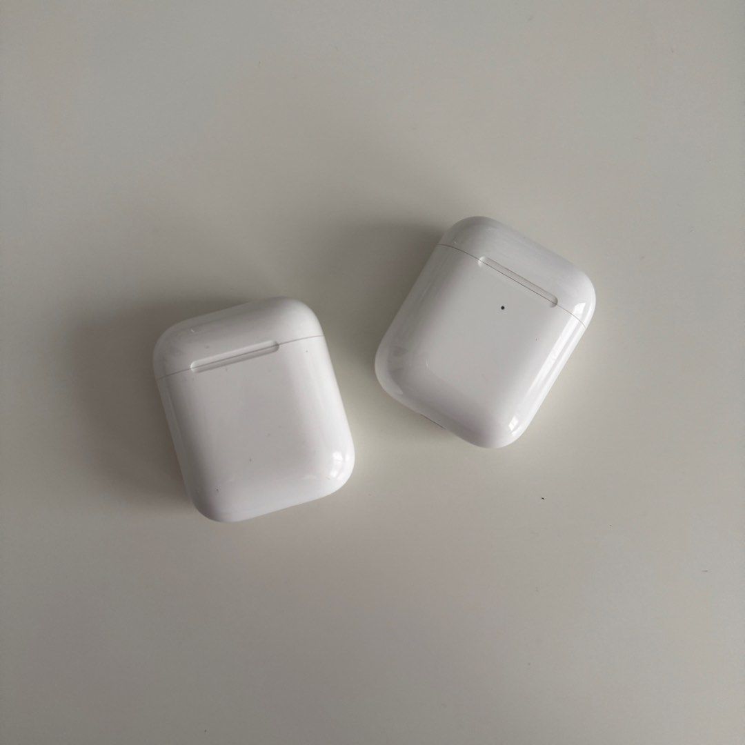 WTS AUTHENTIC PRELOVED Airpods 1st and 2nd gen (secondhand) (Category: Earphones) located in Las Pinas. Submitted by ddaengdeco (Listing ID 1378981356, Image 2). Description: 1st gen = 800 - no issues but mabilis na malowbatt, around 1-2hrs 2nd gen with wireless charging case = 1,200 - no issues but mabilis na malowbatt, around 1-2 hrs comes with choice of free cases (2 for 1st gen, 3 for 2nd gen) wts lfb ph apple airpods 1st and 2nd generation .