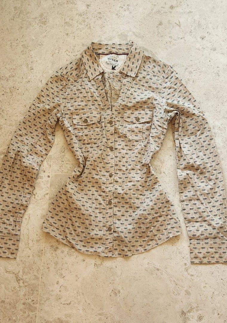 y2k office siren top (Category: Blouses) located in Singapore. Submitted by certifiedh50049 (Listing ID 1379089132, Image 1). Description: - super cute button up blouse! - tried it once but it doesn't flatter me very well - looks super good with a cinch clip!.