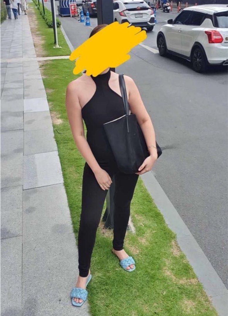 Zara halter jumpsuit (Category: Jumpsuits) located in San Pedro. Submitted by graeeee (Listing ID 1379106728, Image 2). Description: so flattering sa body! i have sizes in small-large ü.