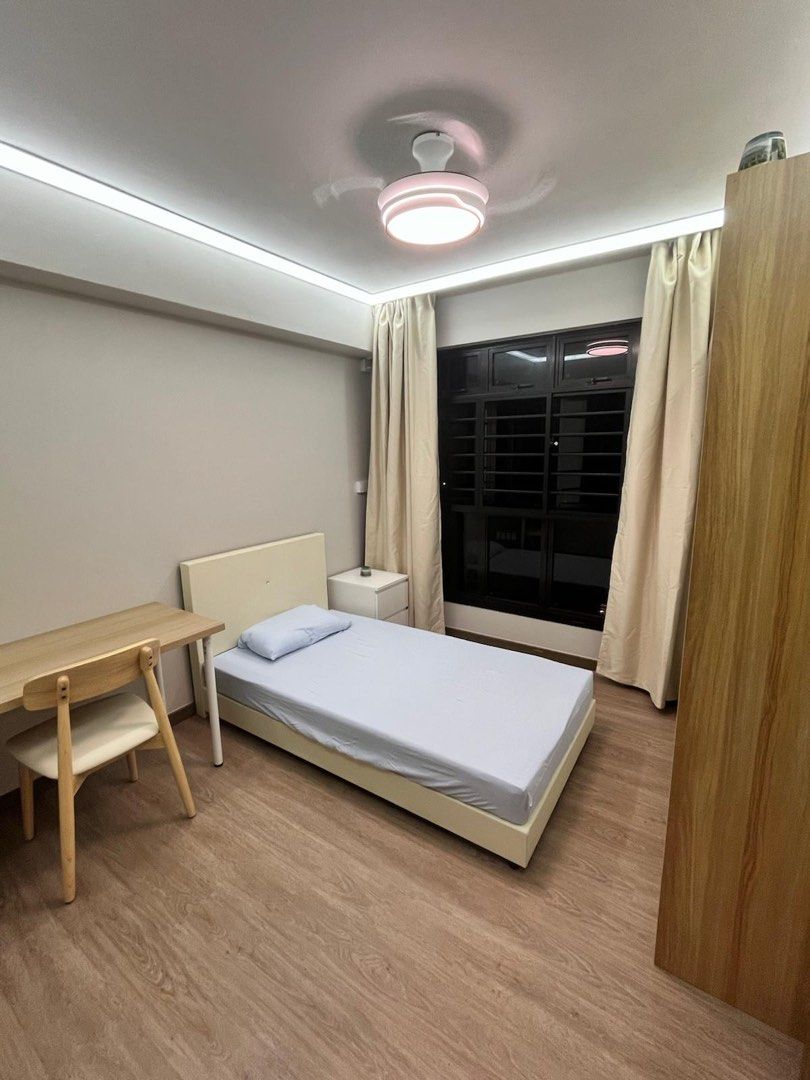 238b Tengah Garden Walk Common Room for Rent63226716988675111