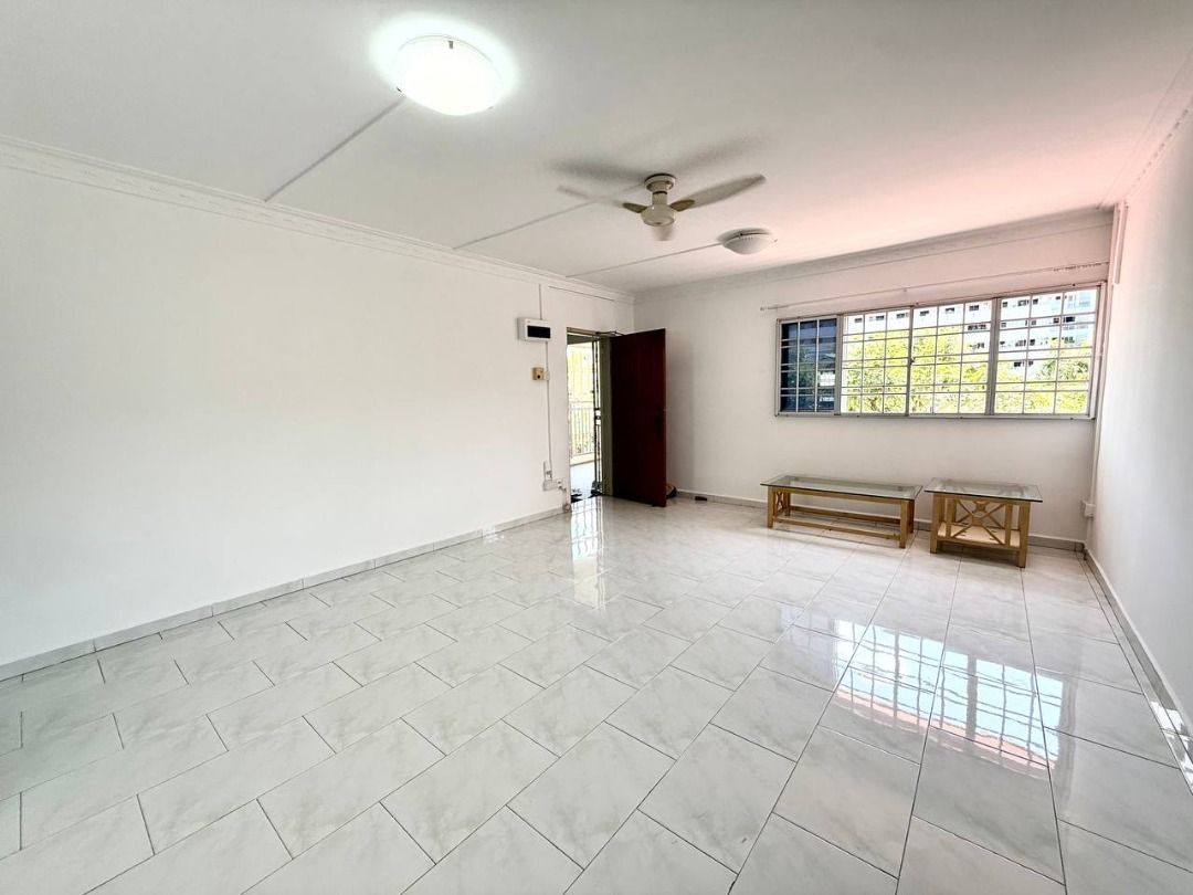 4 Room HDB in Ang Mo Kio near MRT!63226192531073114