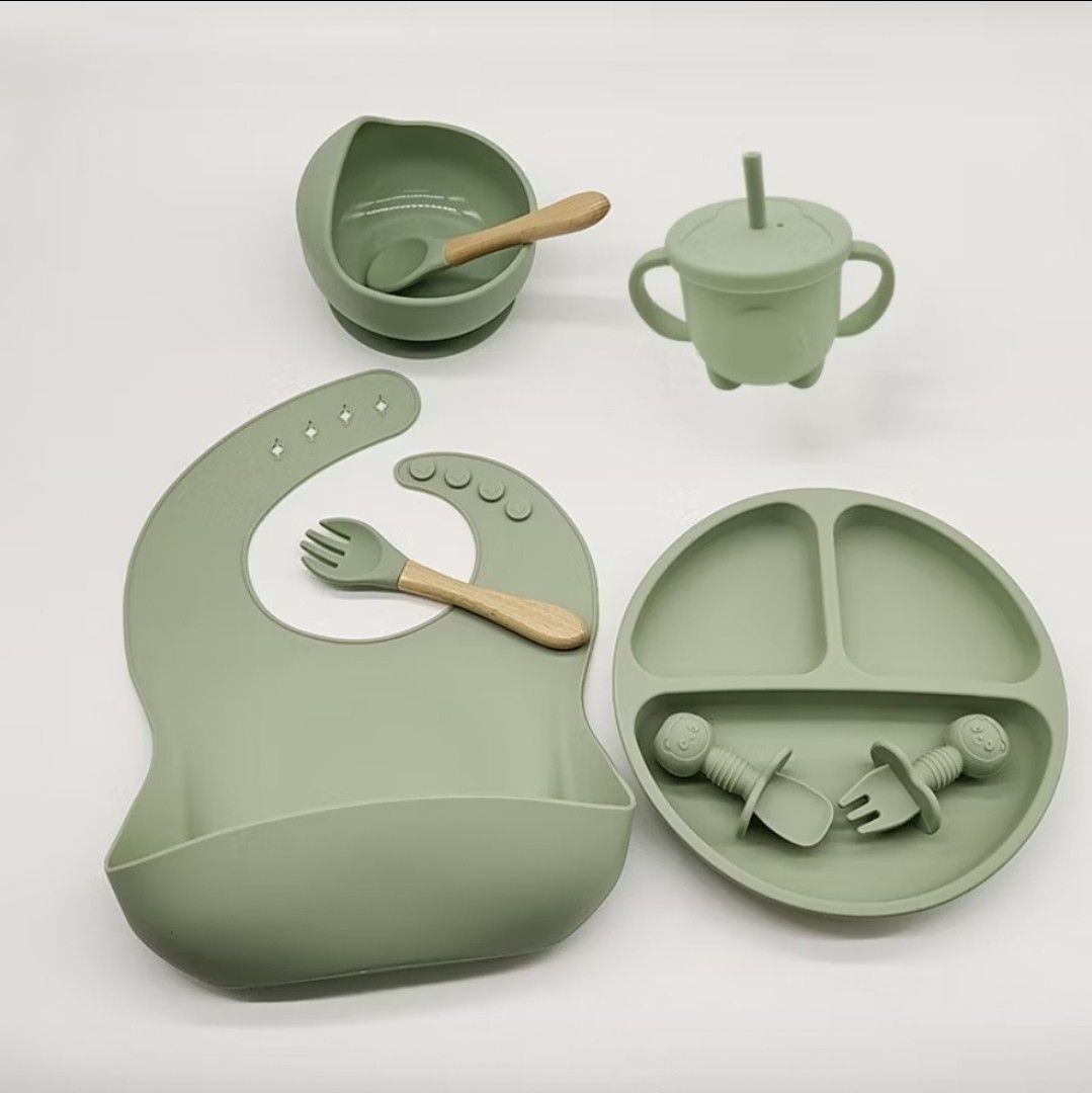 8pcs baby toddler feeding set tableware cutlery silicone BPA free baby safe cutlery learning set home outside meals (Category: Weaning & Toddler Feeding) located in Singapore. Submitted by luminarionline (Listing ID 1379224183, Image 1). Description: colors available: pink, purple, blue, green bpa free, food safety tested pm if you have any questions FREE NEXT DAY DELIVERY 🚚.