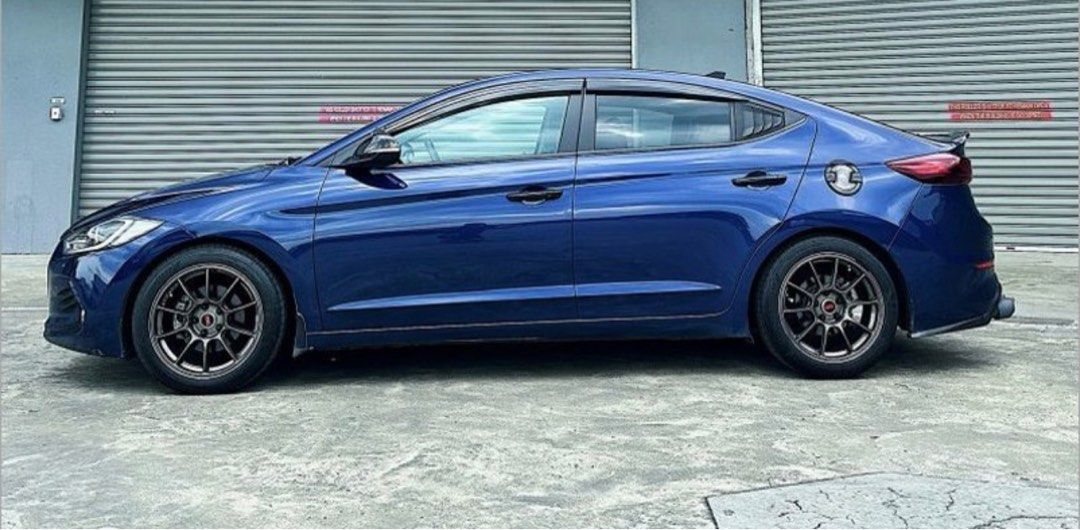 Hyundai Elantra 1.6 GLS (A) (Category: Used Cars) located in Singapore. Submitted by iswarannn (Listing ID 1379165294, Image 2). Description: Features: Sport/eco mode 1.6l DOHC 16v dual CVVT 125bhp, 6 speed auto transmission, ABS, SRS airbags, electric driver seats, keyless entry/engine start Prices are negotiable, please drop a message!! Accessories: Cruise control, rear aircon, LED daytime running light, blind spot detector, traction control. T