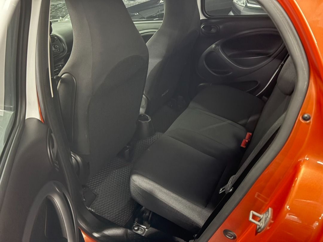 由 cyuan8450 (刊登 ID 1379159451，圖片 3) 提交，位於 新北市 (New Taipei) 的 中古車 2016 SMART FORFOUR 跑5萬 停車好方便專賣 二手車 代步車 轎車 房車 掀背 休旅 旅行車 (類別：汽車出售)，說明：1.廠牌型號：SMART FORFOUR 2.車輛年份：2016 / 02 3.預售金額：150000 4.所在地區：新北市林口區文化三路一段225巷22號 5.車輛里程：53200 KM 6.聯絡方式：0909-158-305 戴先生 7.備註說明： ****ABS 定速巡航 SRS*5 恒溫空調 15吋鋁圈 SMART FORFOUR 歡迎預約賞車****。