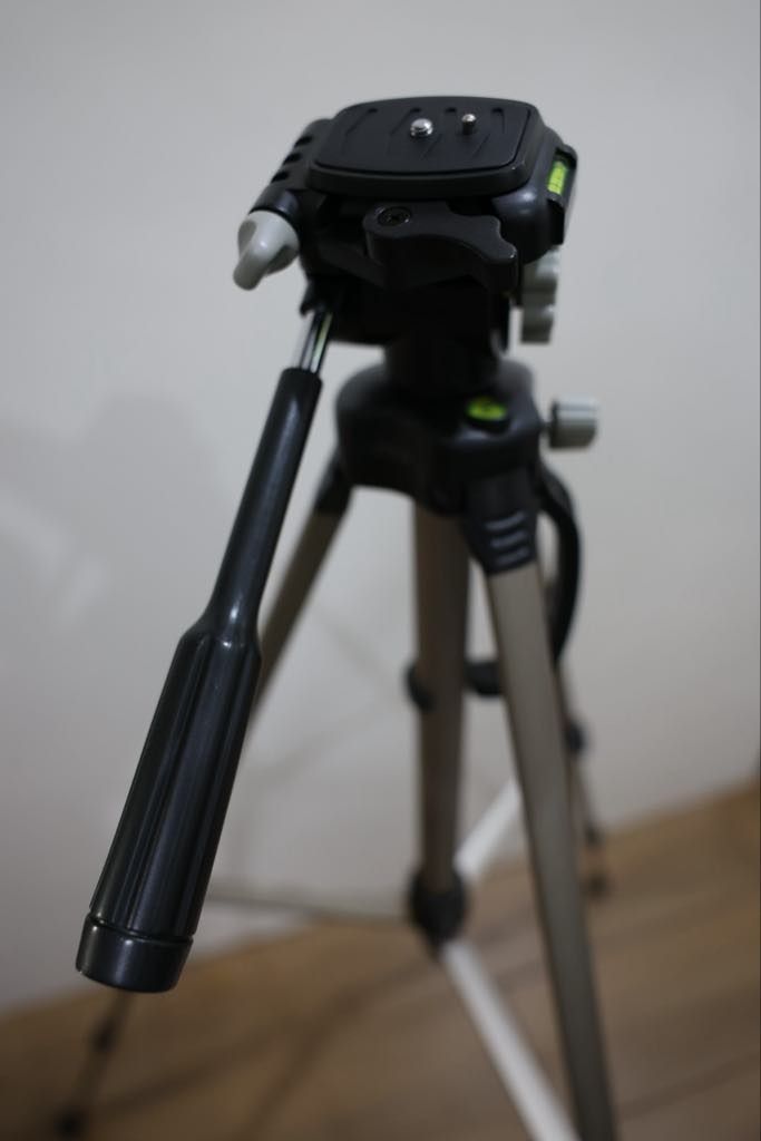 Actis WT-3530 tripod with free camera holster bag (Category: Tripods & Monopods) located in Quezon City. Submitted by balenese (Listing ID 1379184482, Image 3). Description: No issue With free camera holster bag RFS: upgrade.
