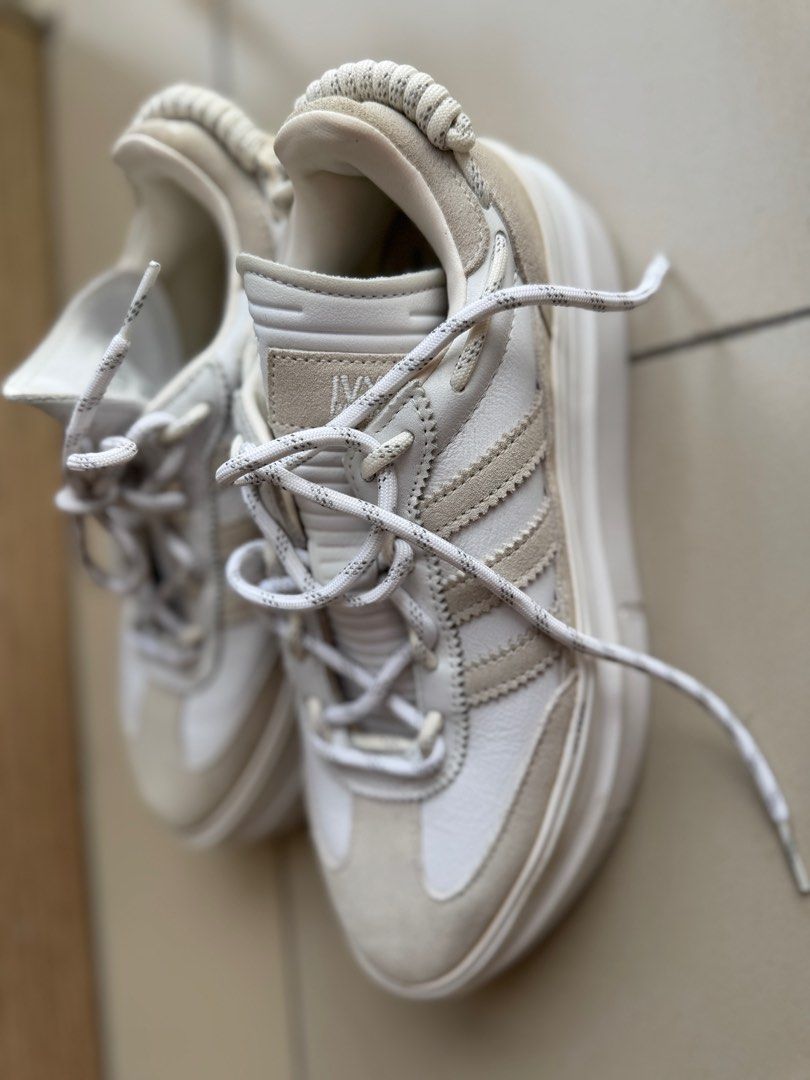 ADIDAS Ivy Park x Super sleek 72 (Category: Sneakers) located in Manila. Submitted by relovedbylou (Listing ID 1379204053, Image 3). Description: - Price is negotiable - Was gifted to me but I never used it. -No box - Size: US 7 women - Mode of Payment: GCash/Bank Transfer.