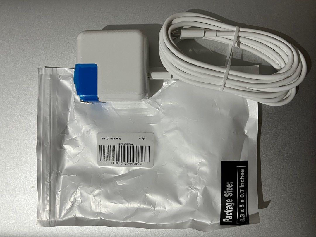 Apple Macbook Air/Pro Charger 30Watts USB-C (Category: Laptops & Notebooks) located in Makati City. Submitted by 1gabs (Listing ID 1379259060, Image 1). Description: Brand new, never been used slight nego bought from amazon RFS - wrong cable .