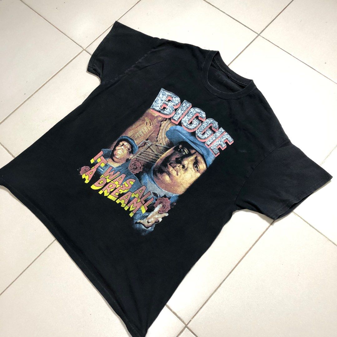 BIGGIE RAPTEE (Category: Tshirts & Polo Shirts ) located in Manila. Submitted by simplify98 (Listing ID 1379138634, Image 1). Description: 23.5x30 HAIRLINE CRACKPRINT SLIGHT FADE NECKLINE COLOR RATE 9/10.
