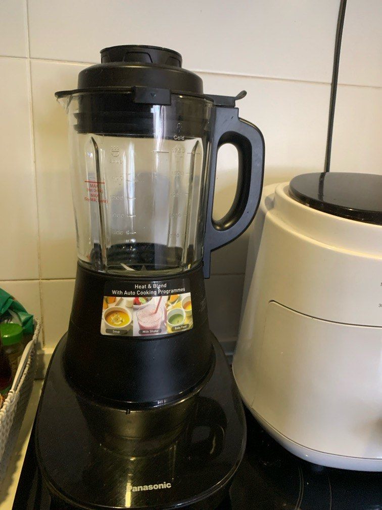Blander (Category: Cookers) located in Kuala Lumpur. Submitted by feezaterry02616 (Listing ID 1379155192, Image 1). Description: Just use once .
