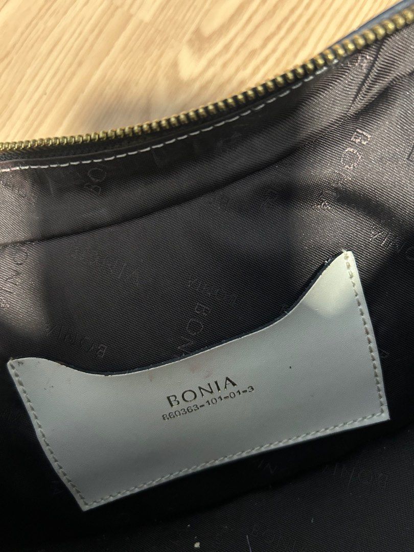 Bonia (Category: Shoulder Bags) located in Singapore. Submitted by creativemindset (Listing ID 1379185607, Image 3). Description: Well used! Only used 3-4 times on special occasions only!!! Still looking as good as new with slight defects:)) Usual price is $300+ selling it at at most affordable price - CAN NEGO PM IF U INTERESTED.