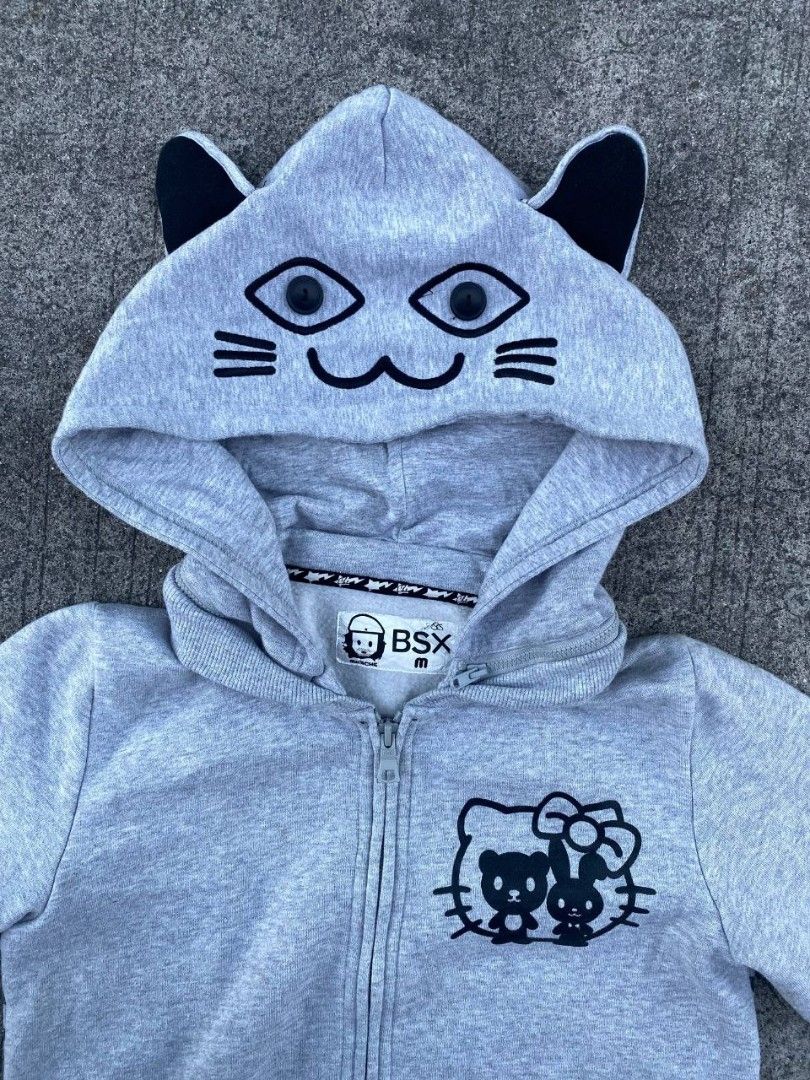 BSX MINICHE DETACHABLE HOOD (Category: Coats, Jackets and Outerwear) located in Manila. Submitted by ptrckvlr_ (Listing ID 1379139403, Image 2). Description: BSX MINICHE W/ HOOD 📌 Like New – Detachable hood 📏 Estimated Size: S to M (Long Cut) Pit to Pit: 20” | Length: 30” 💰 ₱399 + SF ✅ Pang casual layering.