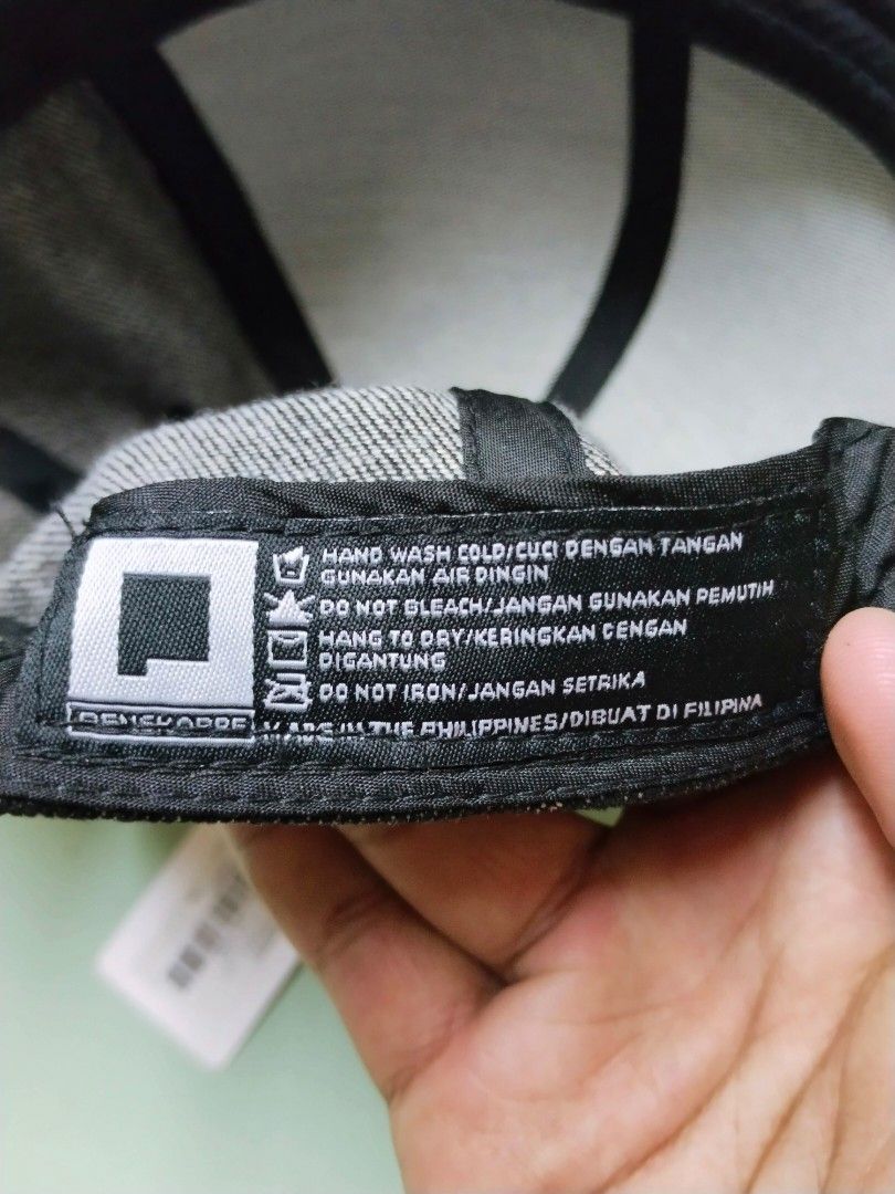 Cap with Statement Brand New (Category: Caps & Hats) located in Ozamiz City. Submitted by swipeandshopdeals (Listing ID 1379302191, Image 3). Description: 📌 Authentic Penshoppe Brand New 📌 Condition 10/10 ◼️ Ready to wear ◼️If in doubt please do not buy. ◼️Please ask me any questions before making any payments to avoid hassle to both parties. ◼️DM ✉️ if interested. ◼️Can ship through J&T or LBC. ⚠️ 200 💵 + Shipping Fee ✈️ 📍from Mindanao.