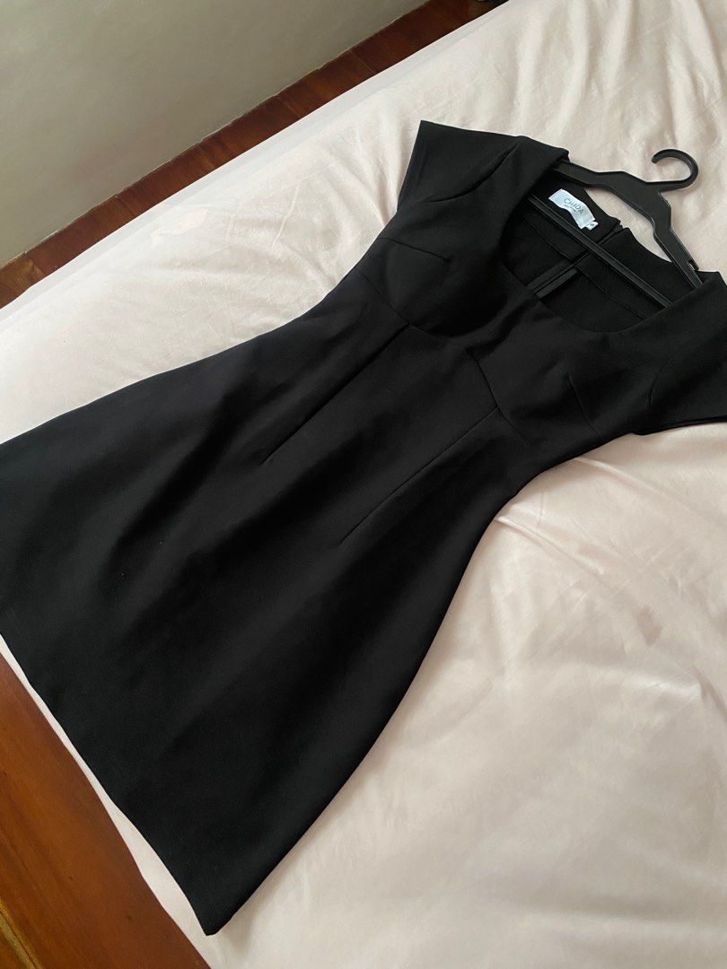 CHADA Black Dress (Category: Dresses) located in Angeles City. Submitted by hellobeev (Listing ID 1379170704, Image 2). Description: Chada Bangkok Platinum Black Dress - size small on tag - vv flattering! gives u shape - only worn once for a photoshoot - nice thick quality - mop : gcash - mod : j&t.