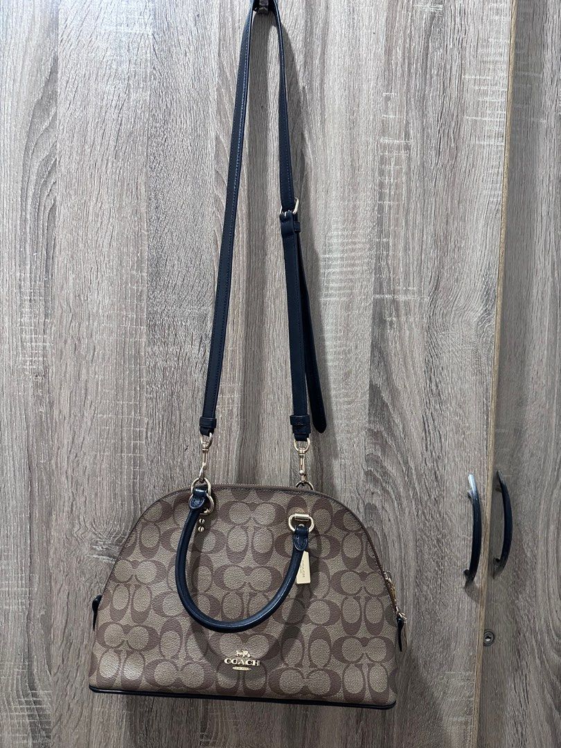 Coach Katy Satchel (Category: Luxury Bags & Wallets) located in Taguig. Submitted by kkfindsss (Listing ID 1378690346, Image 2). Description: .