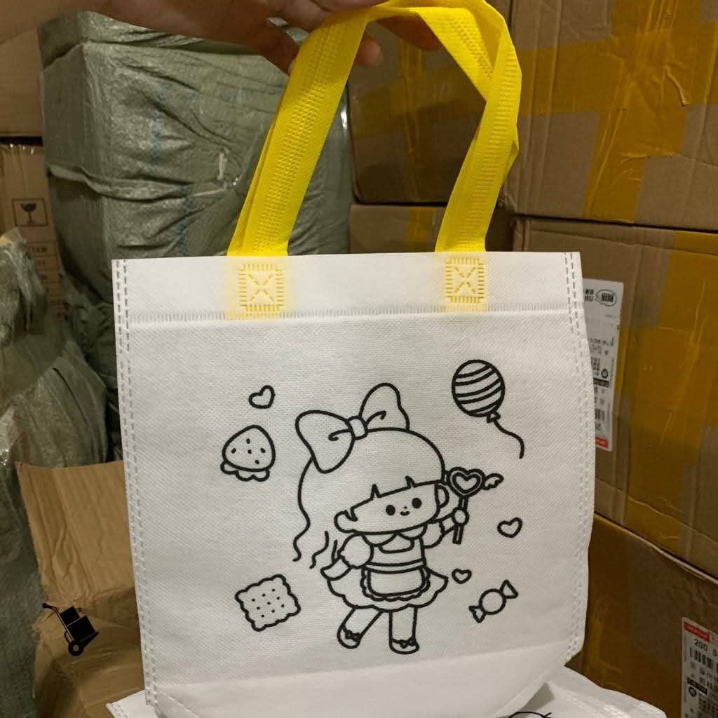 Diy painting bag for kids (Category: Craft Supplies & Tools) located in Manila. Submitted by alliyahpuaaa (Listing ID 1379309564, Image 2). Description: .