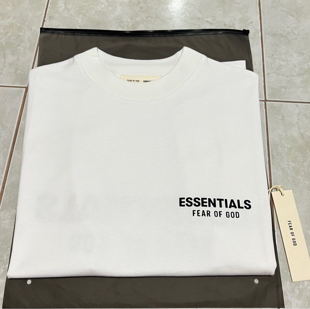 Fear of God Essentials (SS25) Bright White Tee (Category: Tshirts & Polo Shirts ) located in Imus. Submitted by rckrmns (Listing ID 1379300550, Image 1). Description: Fear of God Essentials (SS25) Bright White Tee Size XS fit to L W- 23 L- 27 Brand New w/ Zipbag Authentic/Legit Money back guaranteed if proven fake.