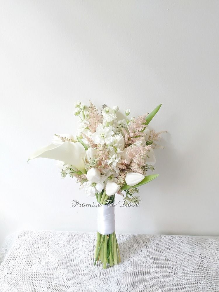 FREE delivery of fresh tulips and flowers bridal bouquet (ROM/Wedding) (Category: Flowers & Bouquets) located in Singapore. Submitted by promisetolove (Listing ID 1379141040, Image 1). Description: Fresh flowers bridal bouquet. Free in-house doorstep delivery service. Photo ©️ Promise To Love.
