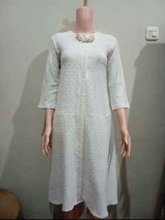 (Kategori: ) berada di . Dikirim oleh sagaya_thrift (ID iklan 1379182885, Gambar 1). Deskripsi: .