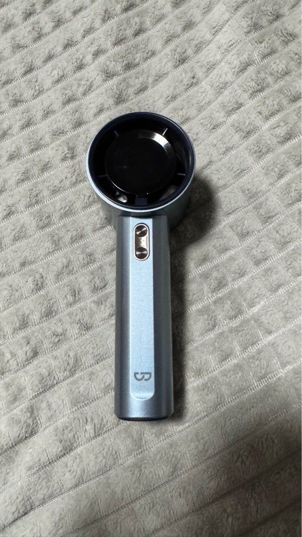 GOOJODOQ Turbo Minifan (FIXED) (Category: Fans) located in Marikina City. Submitted by deecluters (Listing ID 1379262789, Image 2). Description: RFS: i have another mini fan na Other Details: • 4000 mAh (1-100 levels) • has minor scratches and one major sa handle part (see end of photos) • includes type C cord MOD: Lalamove (Within Metro Manila) Note: Also open to other courier services as long as arranged by buyer MOP: GCash .