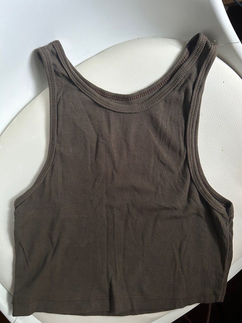 Halter Top (Category: Sleeveless) located in Taytay. Submitted by aleyy_ (Listing ID 1379230278, Image 1). Description: XS to small Never been used.