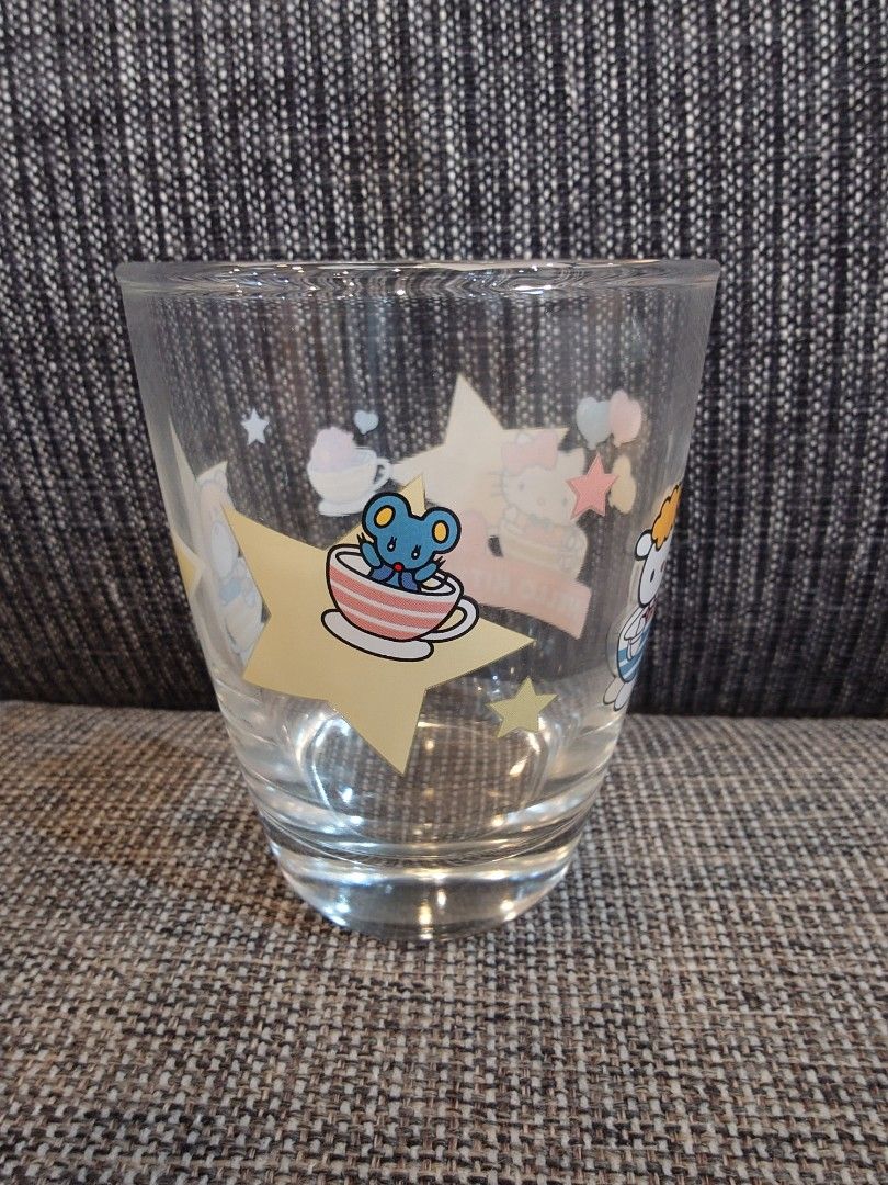 由 tjojo88610935 (刊登 ID 1379170591，圖片 3) 提交，位於 新竹市 (Hsinchu City) 的 （全新）hello kitty 杯子 (類別：水杯、水壺)，說明：（全新）hello kitty 杯子 圓徑：約8.4cm 高：約10.6cm 內高：約9.5cm *有問題都可以問 *商品為個人用品，恕不退換貨 *可自取 *下單前，請先詢問還有庫存嗎？ 謝謝！。