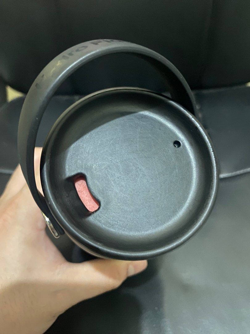 Hydro Flask (Category: Water Bottles & Tumblers) located in Manila. Submitted by eli024 (Listing ID 1379199414, Image 2). Description: Original Hydro Flask 8.5/10.