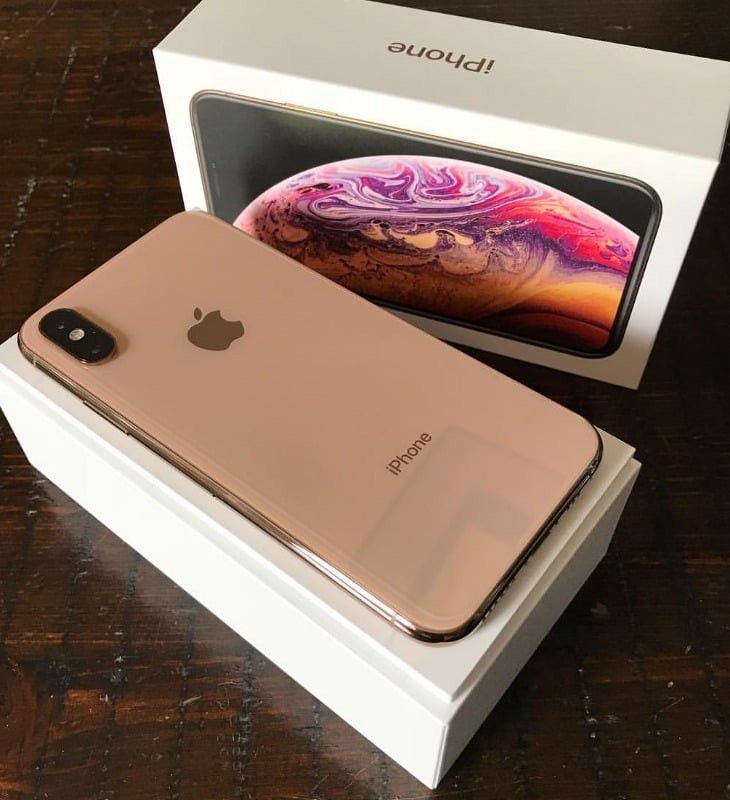 Iphone XS MAX 512GB (Category: iPhone X Series) located in Burgos, Ilocos Norte. Submitted by carou11406 (Listing ID 1379205991, Image 2). Description: Iphone XS Max (gold) 80% Battery Health 512GB Issue: may crack sa back glass Face id not working Unit only Any sim Rfs: Upgrade .