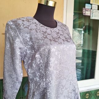 (Kategori: ) berada di . Dikirim oleh shoptoreloved (ID iklan 1379160465, Gambar 1). Deskripsi: .