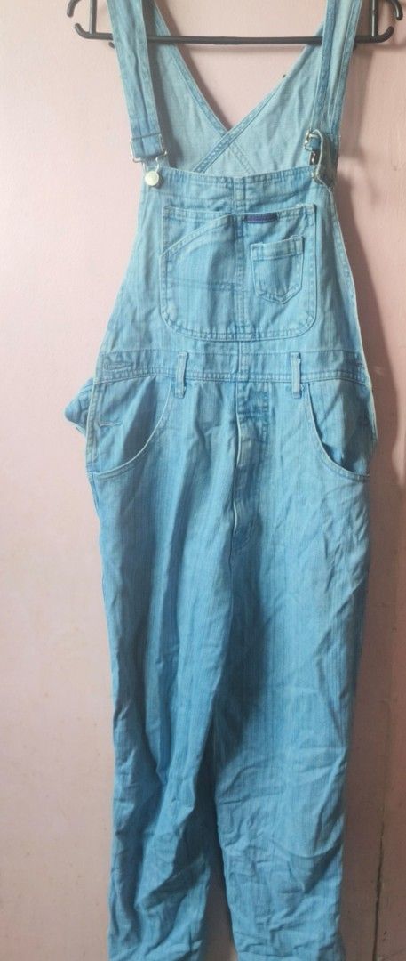 Levis Jumpsuit Original (Category: Jumpsuits) located in Pasig City. Submitted by studio11ph (Listing ID 1379175182, Image 1). Description: Levis Women's Jumpsuit Original Size: L RFS: Decluttering.