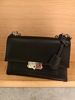 （分類：）位於 。 由 tiggeerrr 提交（商品編號 1379269138，圖片 1）。簡介： 。