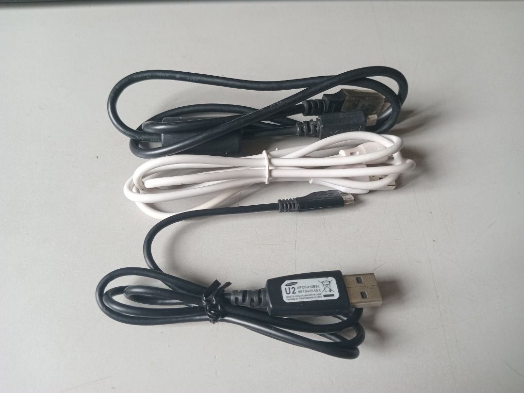 Micro-USB Data Cable (Category: Chargers & Cables) located in Puchong. Submitted by chanyeehon (Listing ID 1379216845, Image 1). Description: Is a data cable, not just charging. RM 1 per pc only ➽➽➽➽➽➽➽➽➽➽ Purchase above RM40, get 20% off Purchase above RM30, get 10% off 1️⃣ To view actual condition, we may meet up FREE @ Bandar Puteri Puchong or Taman Saujana Puchong, or pay RM12 for area within Klang Valley. 要查看实际产品情况，我们可以在 @ Bandar Puteri Puch