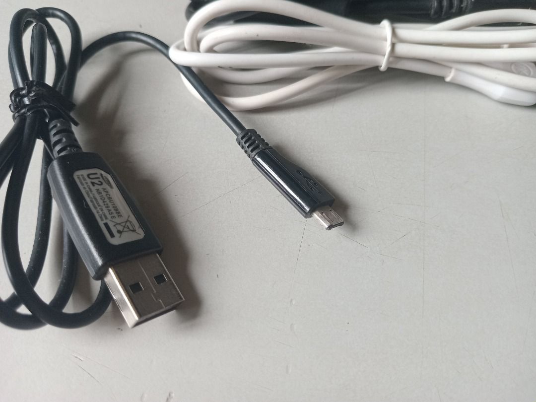 Micro-USB Data Cable (Category: Chargers & Cables) located in Puchong. Submitted by chanyeehon (Listing ID 1379216845, Image 3). Description: Is a data cable, not just charging. RM 1 per pc only ➽➽➽➽➽➽➽➽➽➽ Purchase above RM40, get 20% off Purchase above RM30, get 10% off 1️⃣ To view actual condition, we may meet up FREE @ Bandar Puteri Puchong or Taman Saujana Puchong, or pay RM12 for area within Klang Valley. 要查看实际产品情况，我们可以在 @ Bandar Puteri Puch