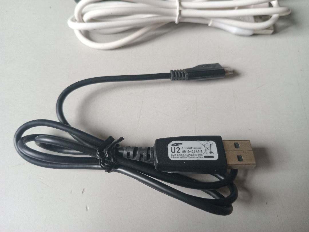 Micro-USB Data Cable (Category: Chargers & Cables) located in Puchong. Submitted by chanyeehon (Listing ID 1379216845, Image 2). Description: Is a data cable, not just charging. RM 1 per pc only ➽➽➽➽➽➽➽➽➽➽ Purchase above RM40, get 20% off Purchase above RM30, get 10% off 1️⃣ To view actual condition, we may meet up FREE @ Bandar Puteri Puchong or Taman Saujana Puchong, or pay RM12 for area within Klang Valley. 要查看实际产品情况，我们可以在 @ Bandar Puteri Puch