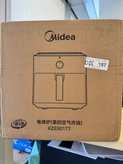 （分類：）位於 。 由 glitzyrouge 提交（商品編號 1379169831，圖片 1）。簡介： 。