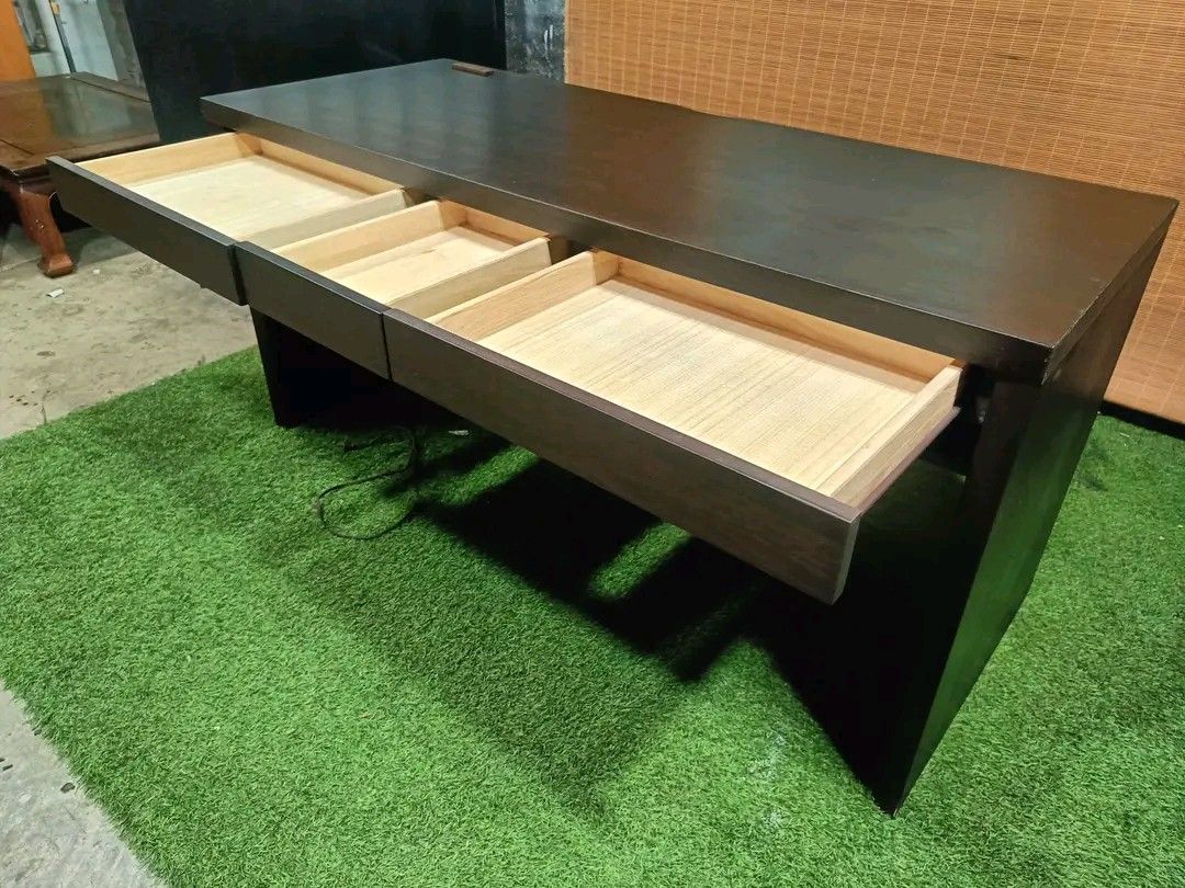 Modern Long Office Table (Category: Tables & Sets) located in Quezon City. Submitted by matetdevis13 (Listing ID 1379201103, Image 2). Description: Modern Long Office Table with Drawers With Power Extension Outlet Price : 7k Office / Study Table 59L x 24W x 29H inches In VERY good condition Code HOMEBOSS 269.