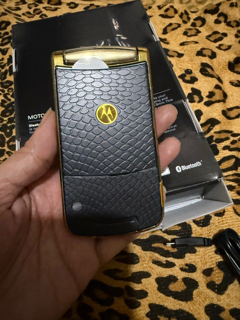 motorola v8 gold (Category: Early Generation Mobile Phones) located in Quezon City. Submitted by auspv_collections (Listing ID 1378269676, Image 3). Description: 📱VINTAGE PHONES 💯 ONHAND Vintage Cellphone Units 👍🏼 Available as of July 2025 📍nokia 3310 - 2,500 (blue) 📍nokia 6600 - 3,500 (black) 📍nokia 6510 - 2,500 (gray, pink) 📍nokia 8250 - 2,500 (slver, red, blu) 📍nokia 5310 - 2,500 (blue) 📍nokia N70 - 3,000 (silver) 📍nokia 6100 - 2,50