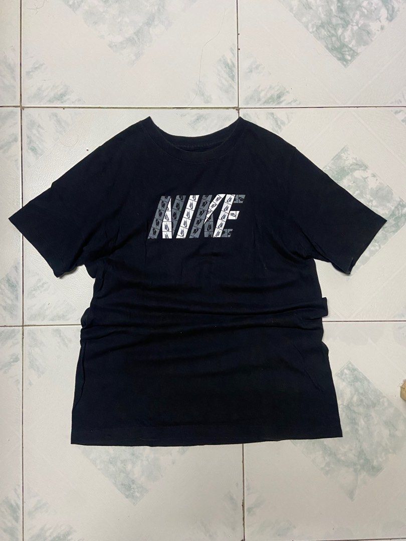 Nike black (Category: Tshirts & Polo Shirts ) located in Manila. Submitted by acethriftstop (Listing ID 1379247626, Image 1). Description: dimes: 19 x 26 Best fit small color rate: 9/10 no issue no crackprints pm!!.