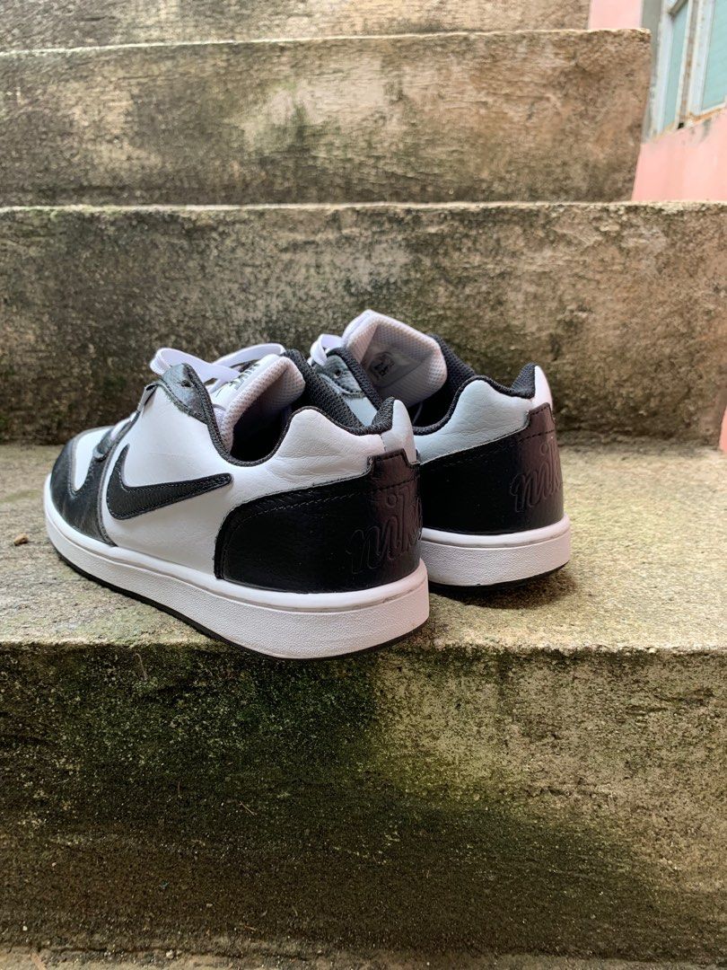 NIKE EBERNON LOW (US 8 | 26 cm) (Category: Sneakers) located in Butuan. Submitted by selected.kicks (Listing ID 1371319382, Image 3). Description: US 8 | EUR 41 | 26 cm used pair excellent condition 📍Location: Butuan City, Mindanao.