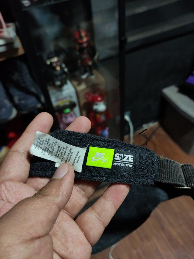 Nike sb sun visor (Category: Caps & Hats) located in Bulacan. Submitted by randomotits (Listing ID 1379295965, Image 3). Description: brandnew nike sb sun visor removed hangtags only market value is 40$.