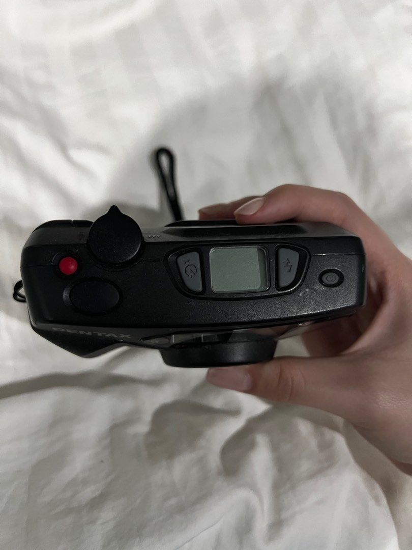 Pentax IQZoom EZY-R (Category: Cameras) located in San Juan City. Submitted by maureen_xoxo (Listing ID 1379247081, Image 3). Description: In very good condition. Everything is working. (Zooms, flash, all buttons) DM for sample pics .